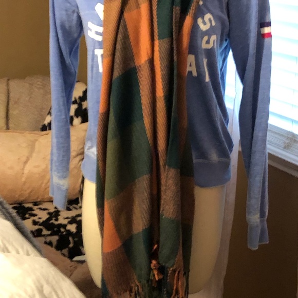 Scarf - Picture 6 of 8